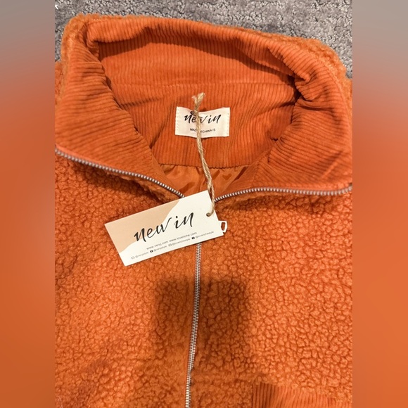 NWT Women’s Zip up Sherpa Jacket
Sizes SM/MED/LG - Picture 9 of 13